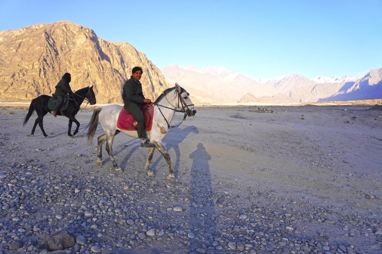 Hotel Mountain Lodge سكردو المظهر الخارجي الصورة