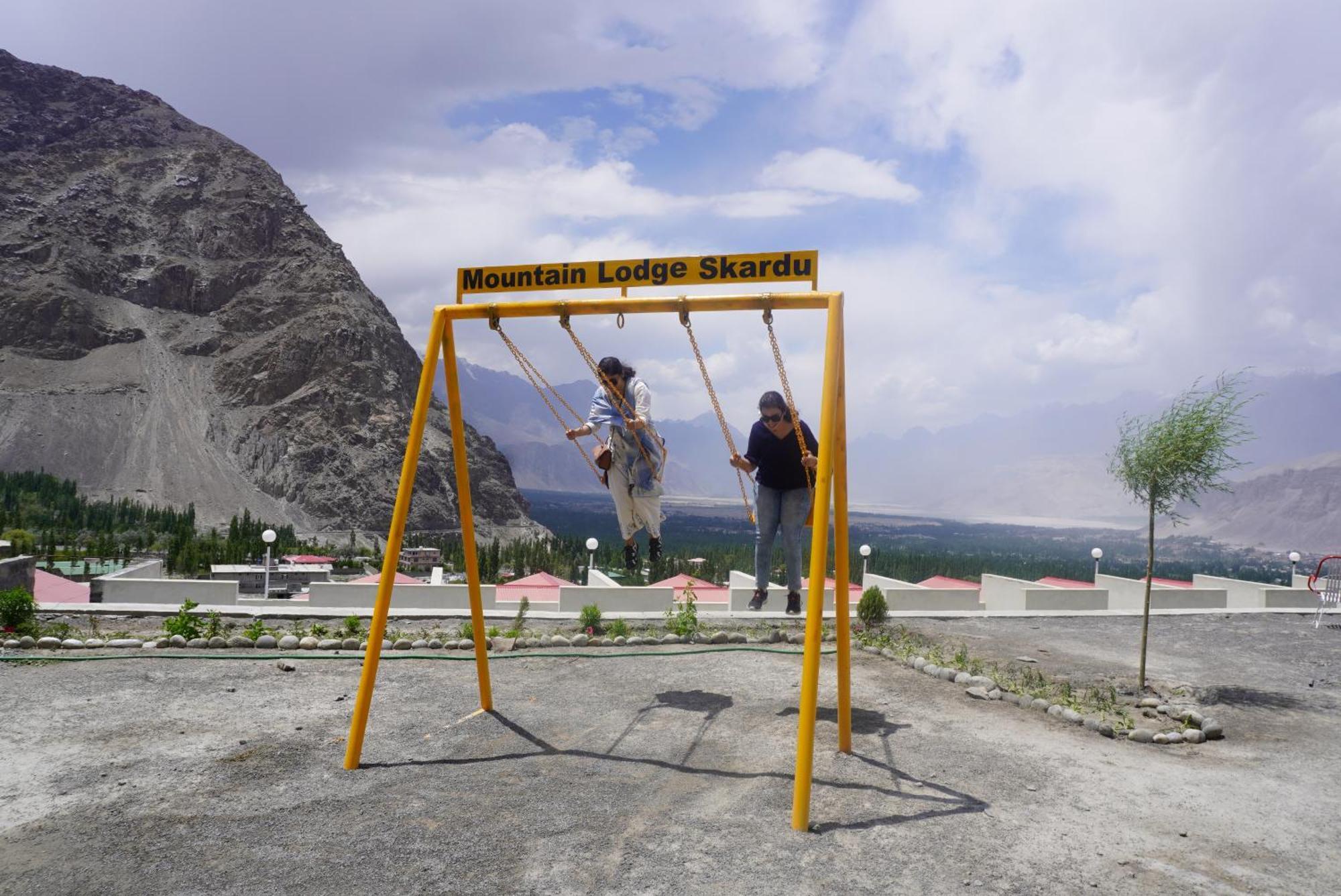 Hotel Mountain Lodge سكردو المظهر الخارجي الصورة
